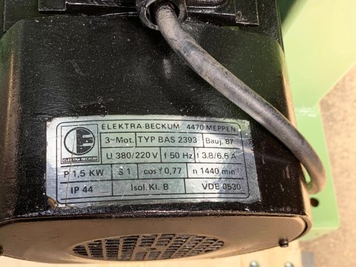 Typenschild vom durchgängig verbauten Motor der BAS 450 - Typ BAS 2393