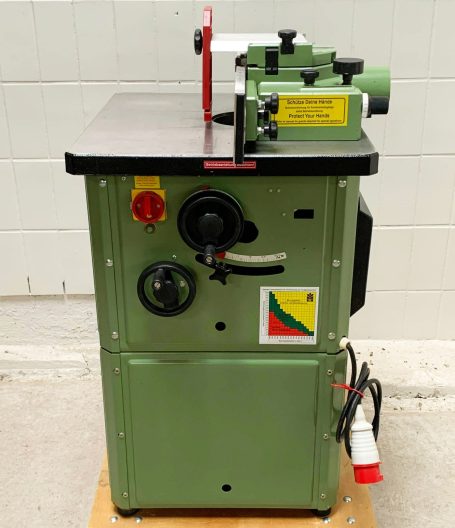 Eine Elektra Beckum TF 900 2,8 DNB Tischfräsmaschine von Baujahr 1992