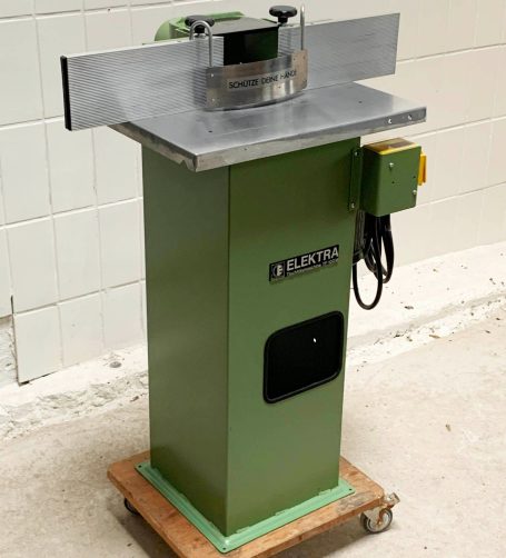 Eine Elektra Beckum TF 100 M Tischfräsmaschine von Baujahr 1996
