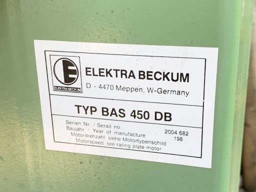 Typenschild einer BAS 450 von 1988 mit der pauschalen Seriennummer 2004 682