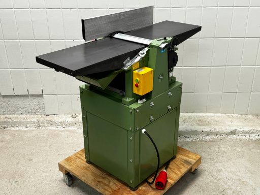 Eine Elektra Beckum HC 260 K 4200 DNB Hobelmaschine von Baujahr 1992 mit Abrichtanschlag