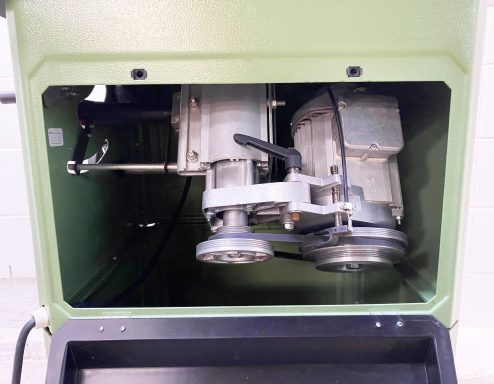 Die erste Version des Führungsrohr im verbauten Zustand mit Motor